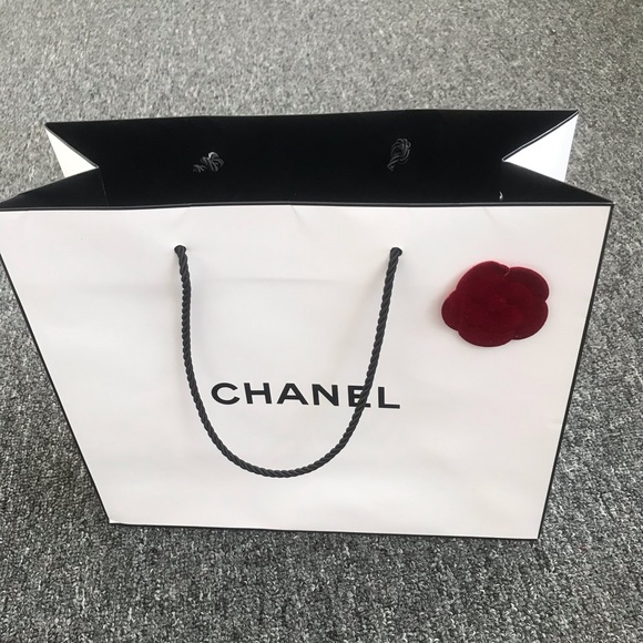 COPY - Chanel Paper Bag - Picture 1 of 2